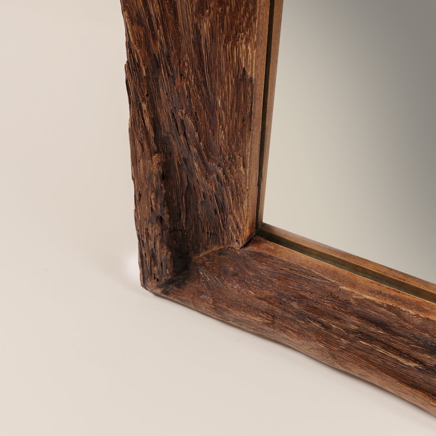 Sendintas veidrodis (rėmas su stiklu)