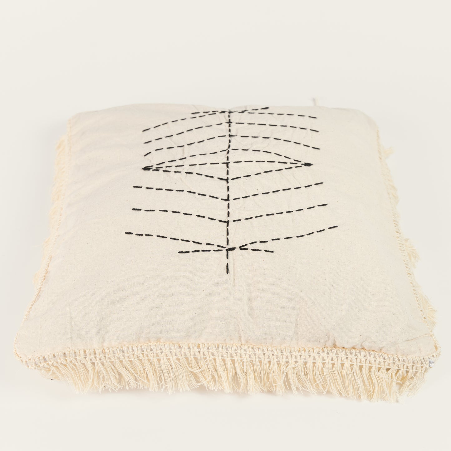 Rankų darbo siuvinėtas pagalvės užvalkalas su kutais