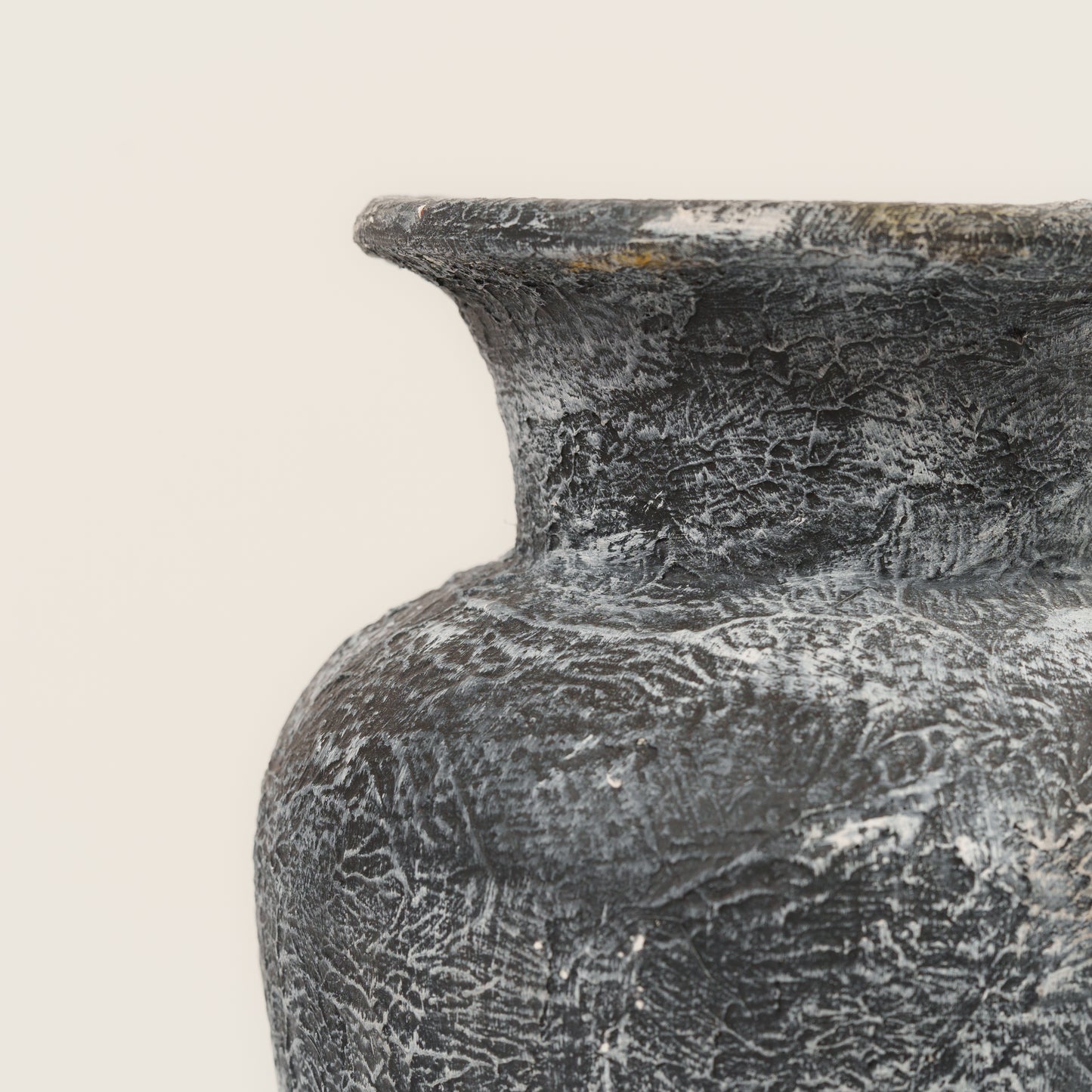 Decorative vase "Agung"