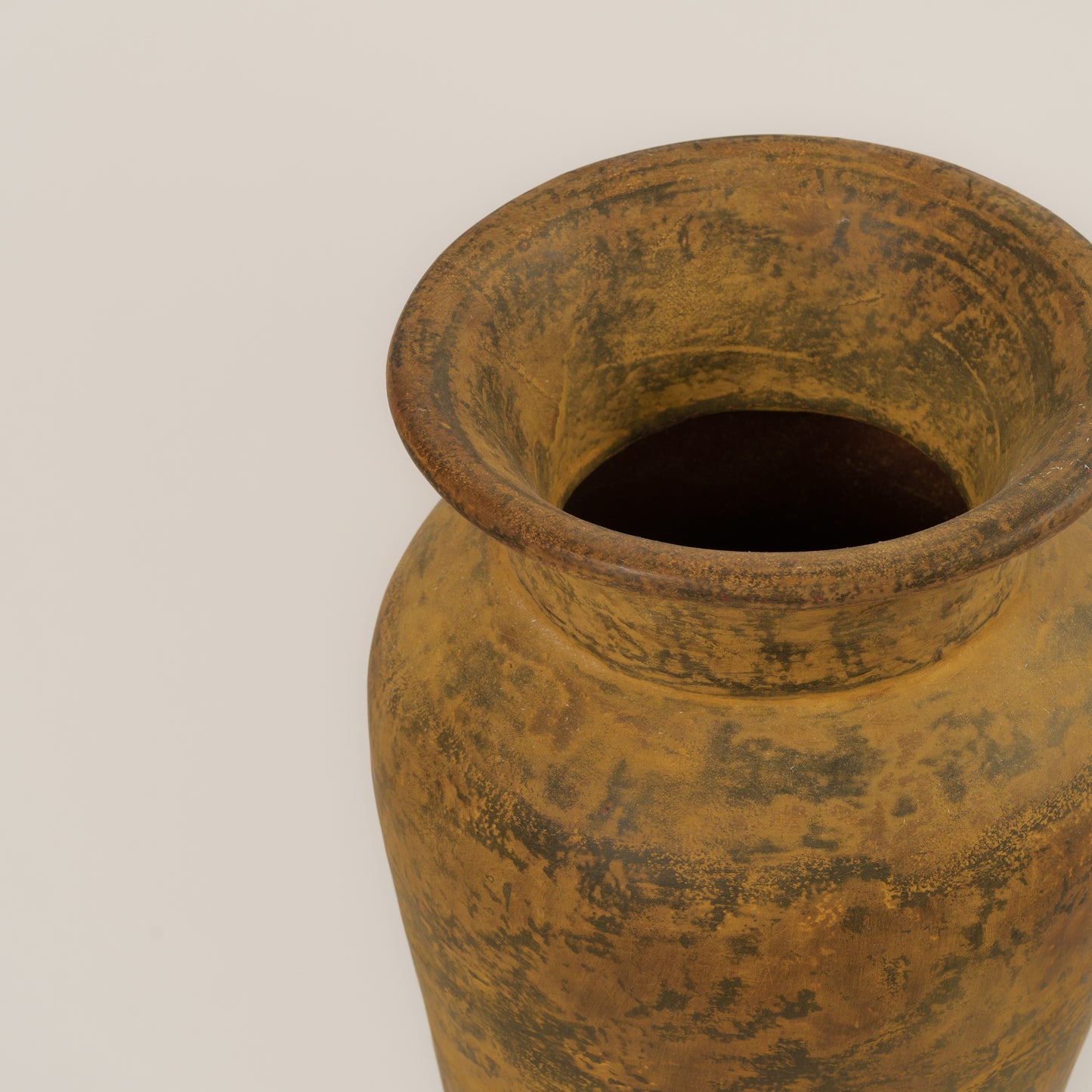 Decorative vase "Karma"