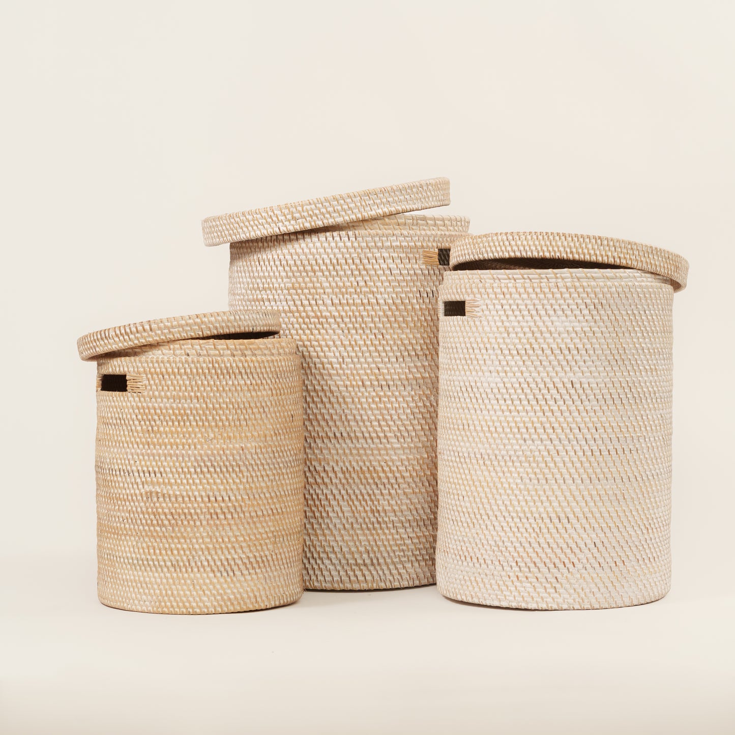 Apvali skalbinių dėžė (Šviesi)