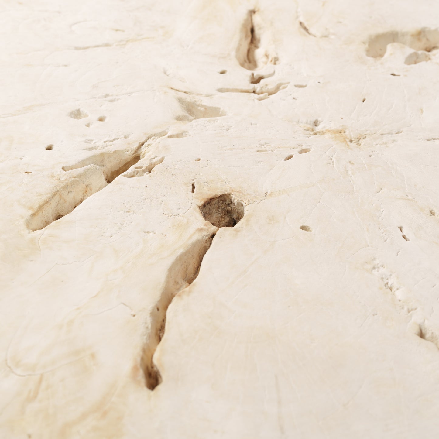 Coffee table "Danau"