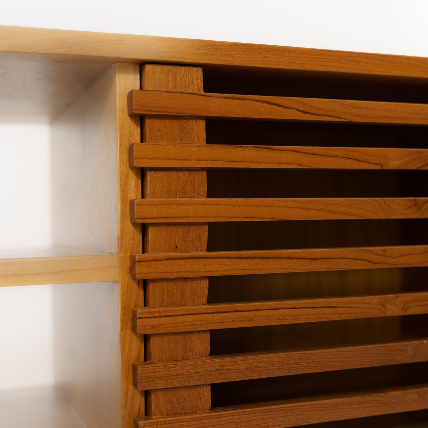 Televizoriaus staliukas “Dewa”