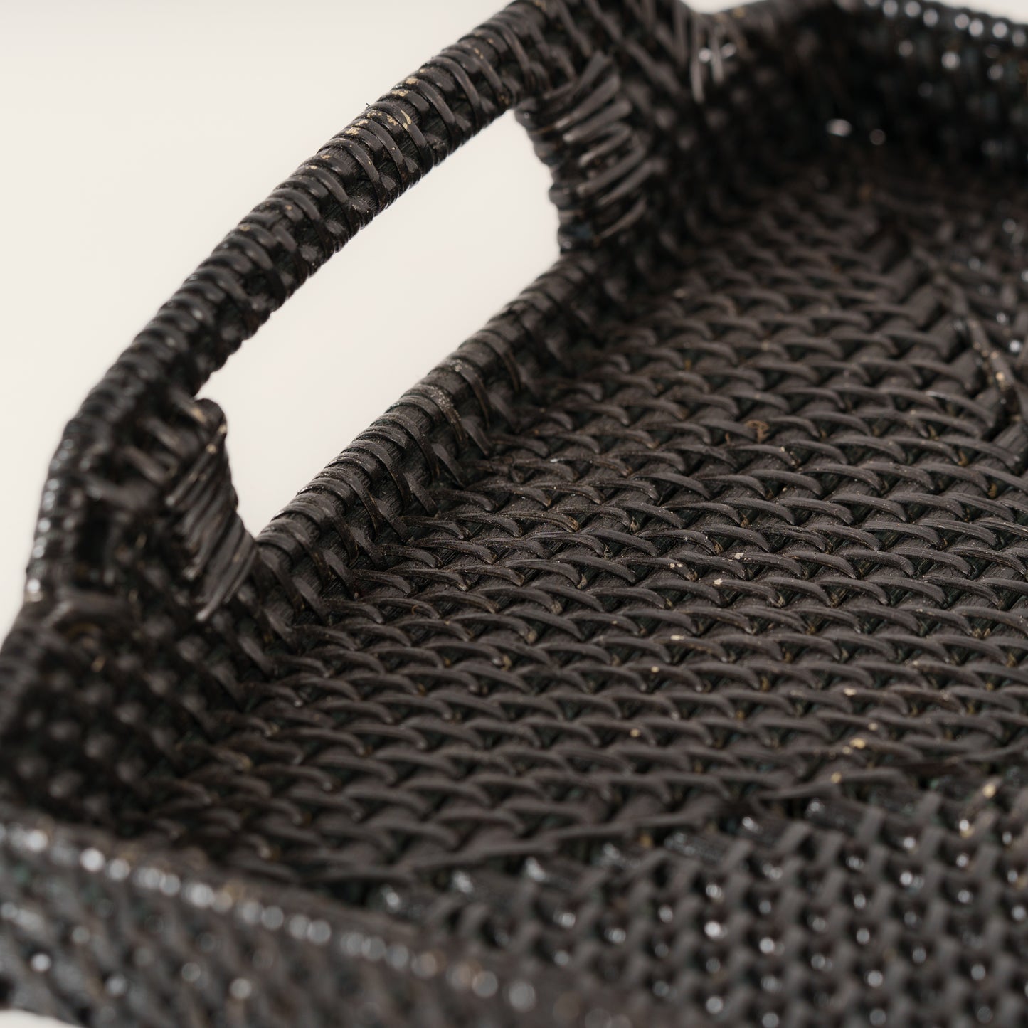 Black rattan coaster