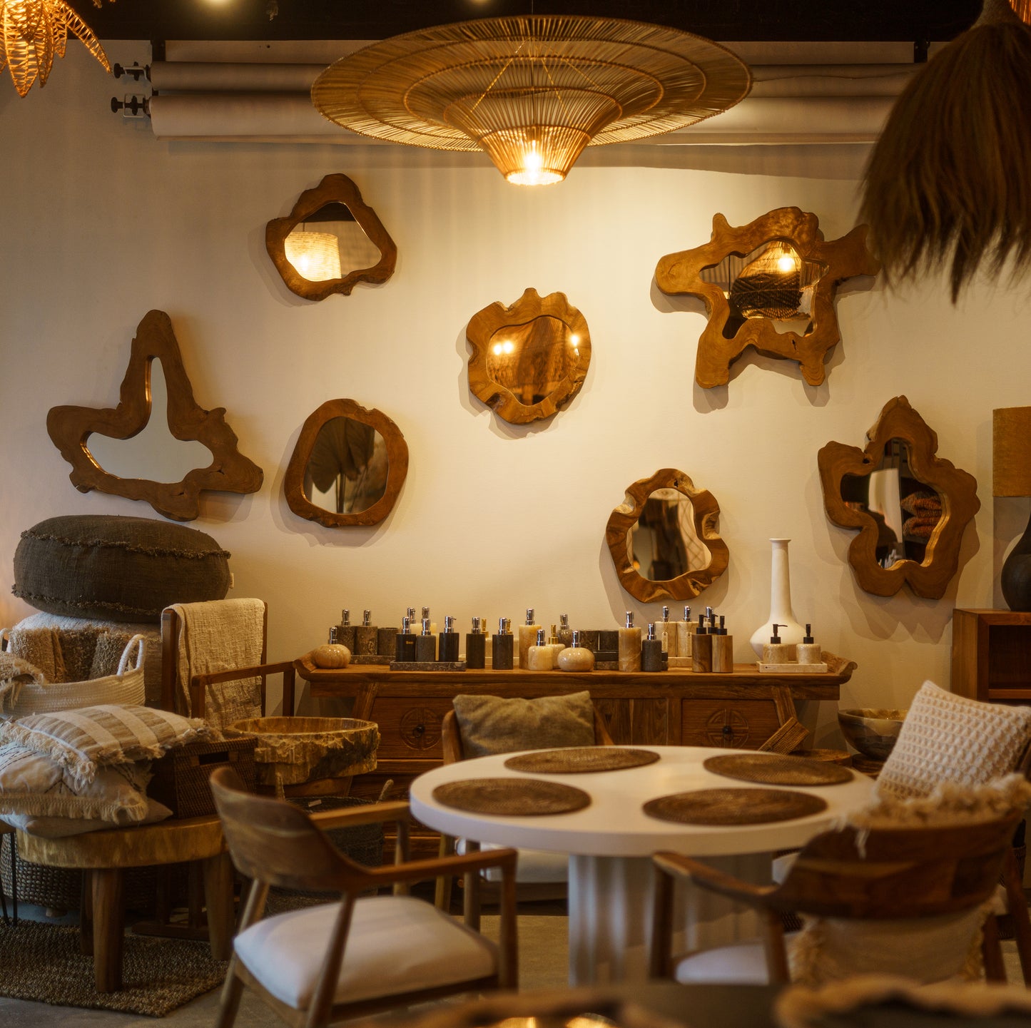 Neformingas pakabinamas veidrodis XL