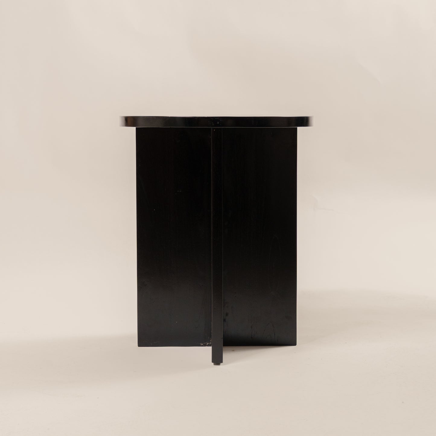 Staliukas "Segitiga Hitam"