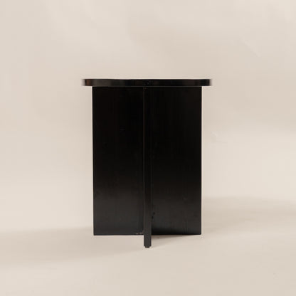 Staliukas "Segitiga Hitam"