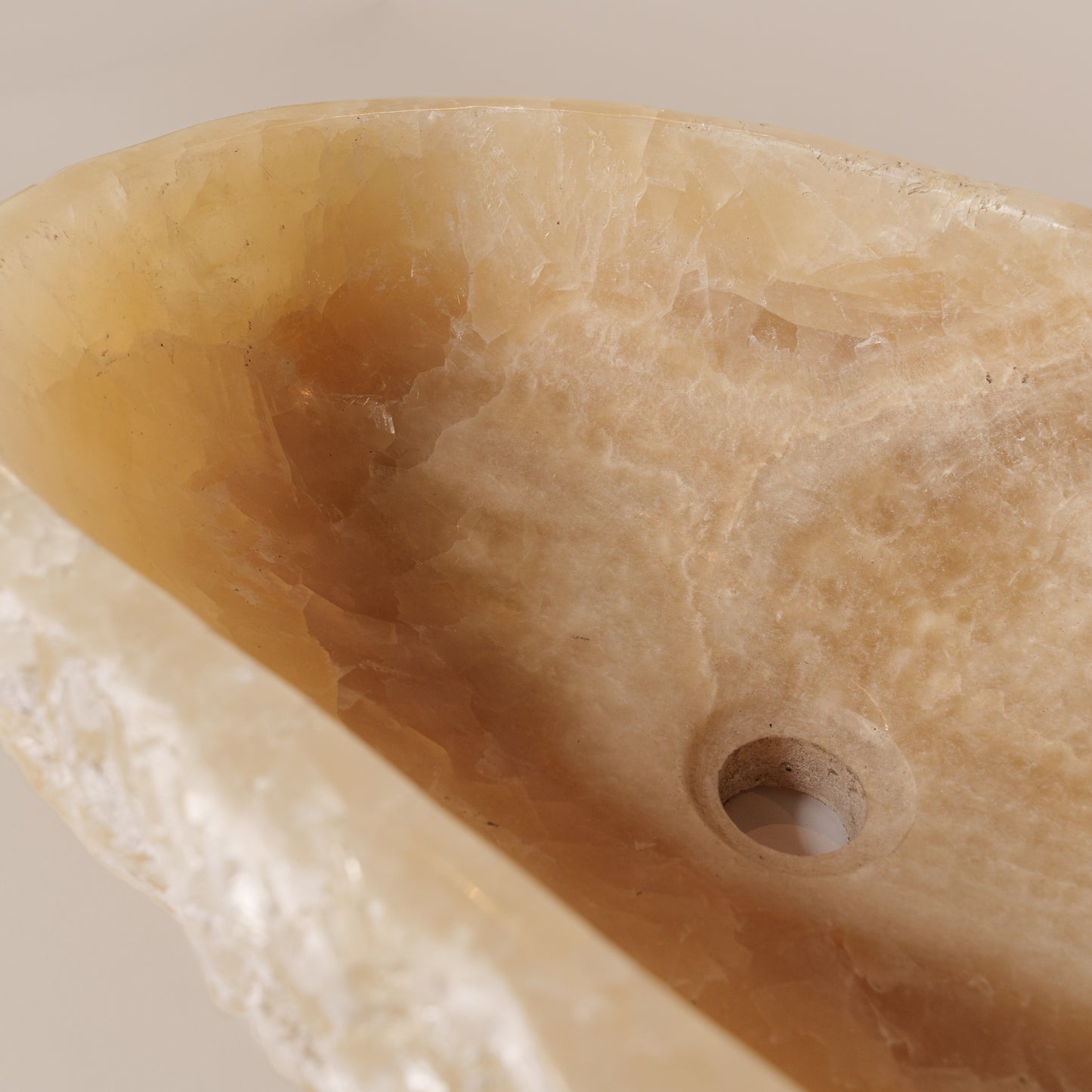 Praustuvas iš onikso "Tirta"