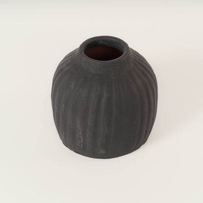 Decorative vase "Chi"