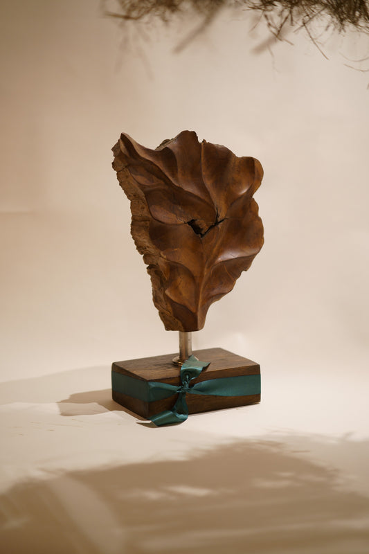 Business gift: sculpture "Leaf"